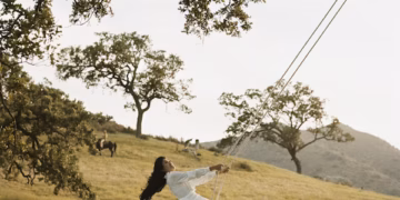 She’s Not Being Paranoid , Here’s How to Actually Make Women Feel Safe Around You